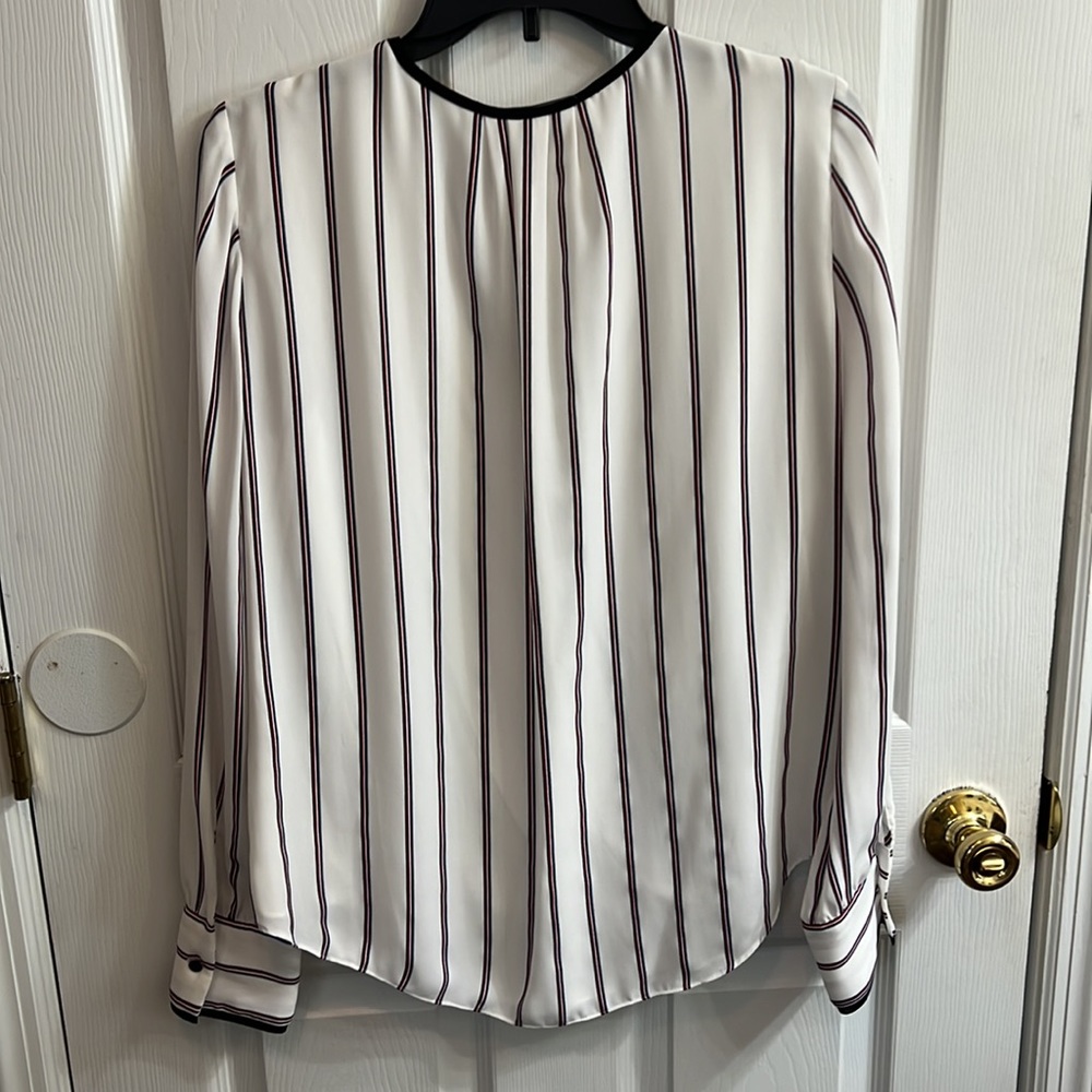 Too - Picture 4 of 4